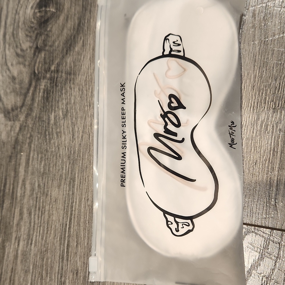 NWOT Women's Miss To Mrs Mrs Premium Silky Satin Sleep Mask One Size